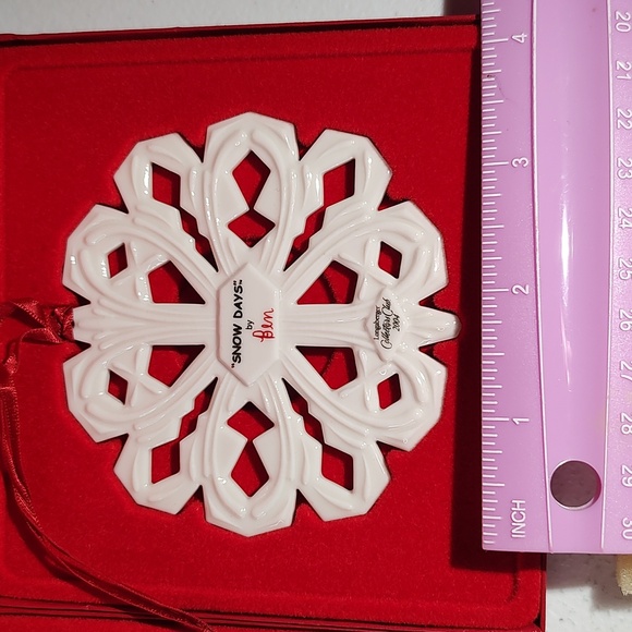 Set Of 3 Longaberger Ceramic Snowflake Ornaments Collector's Club Snow Days - Picture 7 of 7